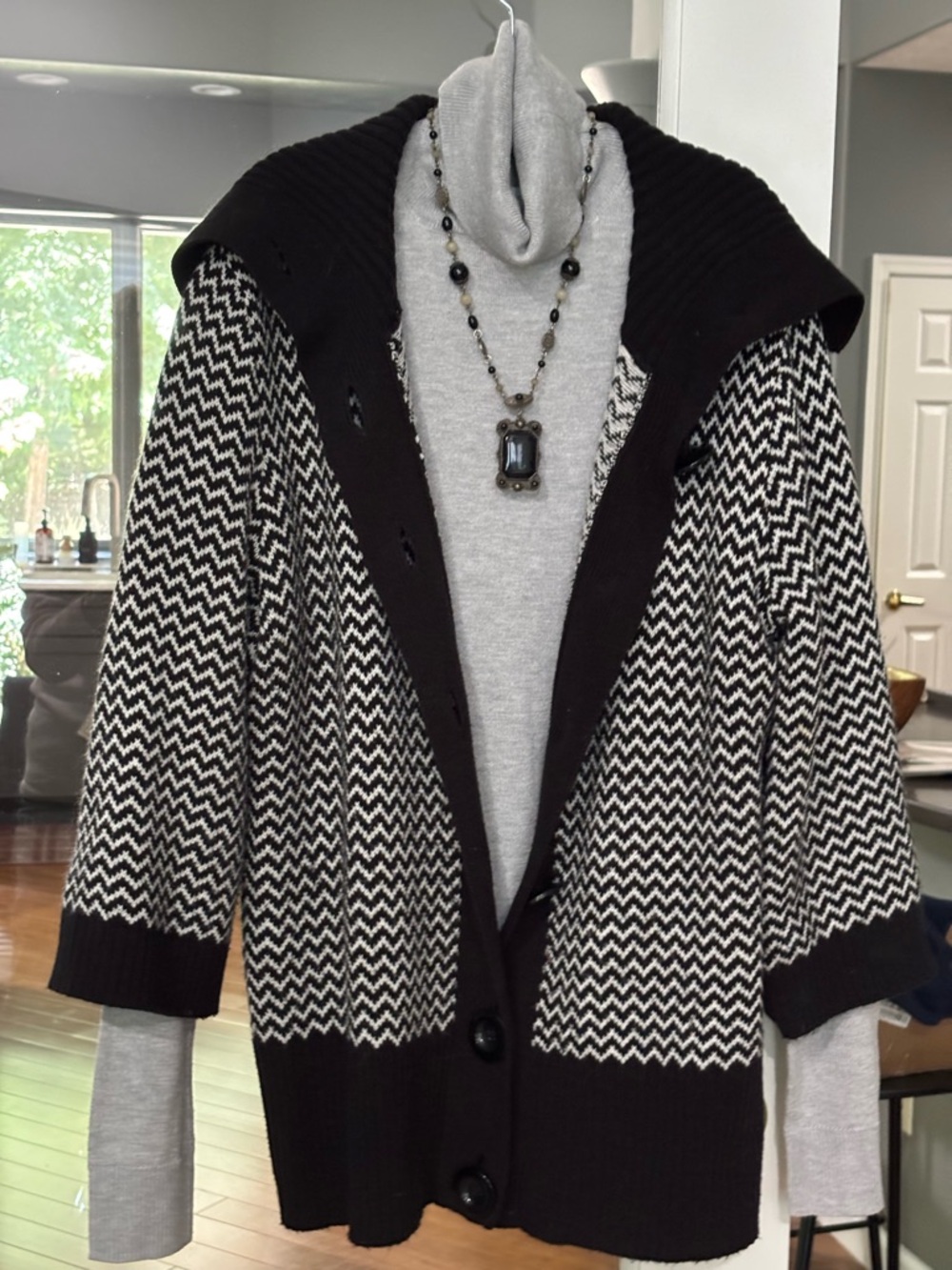 JM Collection Black and White Zigzag/Herringbone Cowl nButton-Front Cardigan M
